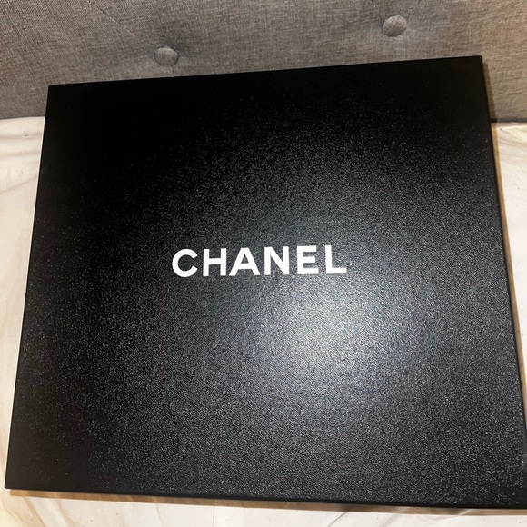 Chanel Swede Short Boots with bow - Picture 3 of 13